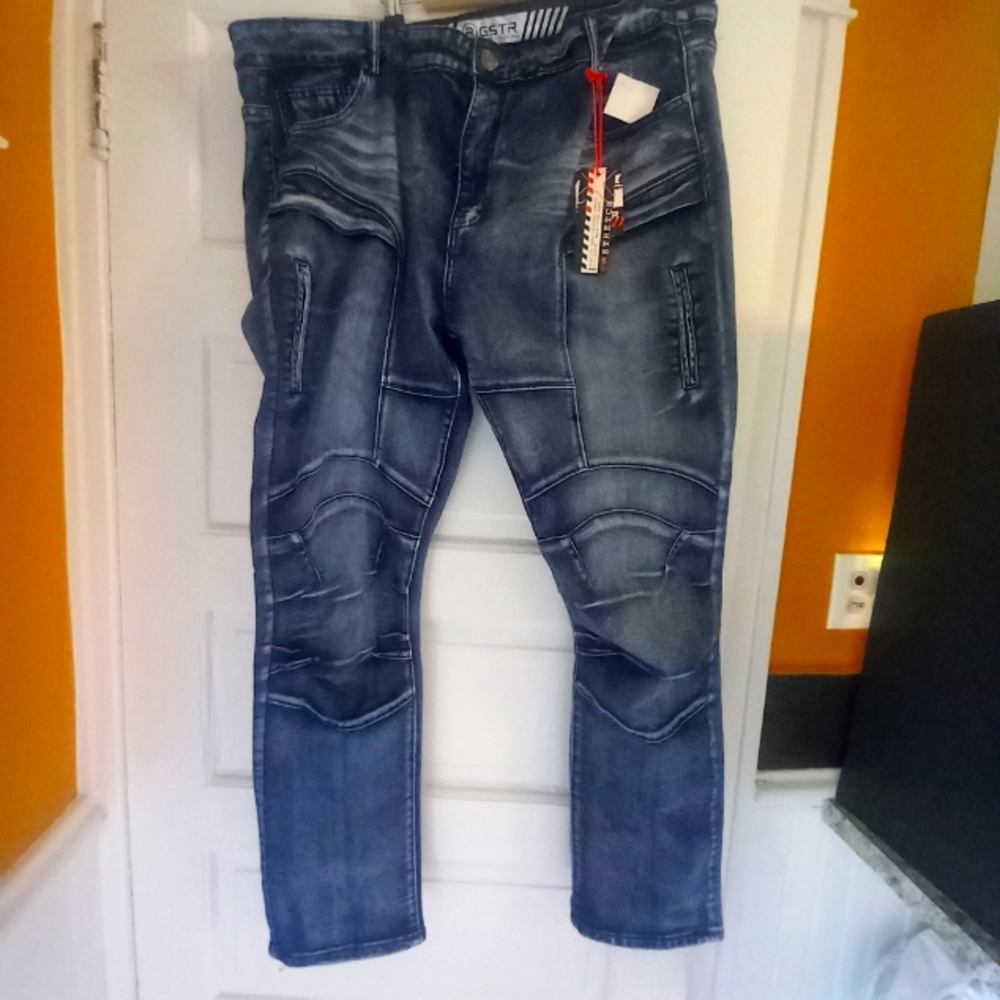 NWT.   mens RGSTR.  jeans 46x32